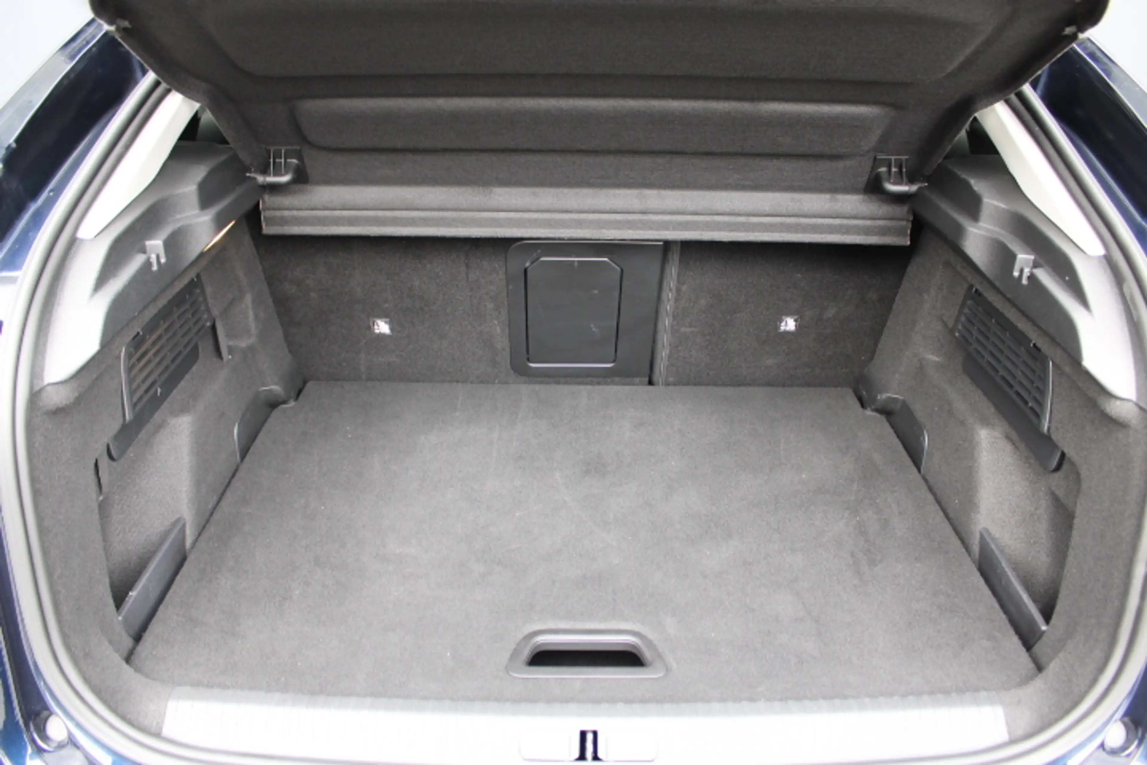 Citroen C4 1.2 Hybrid 136 Max - Head Up - 360 Camera - 18 inc — photo 26