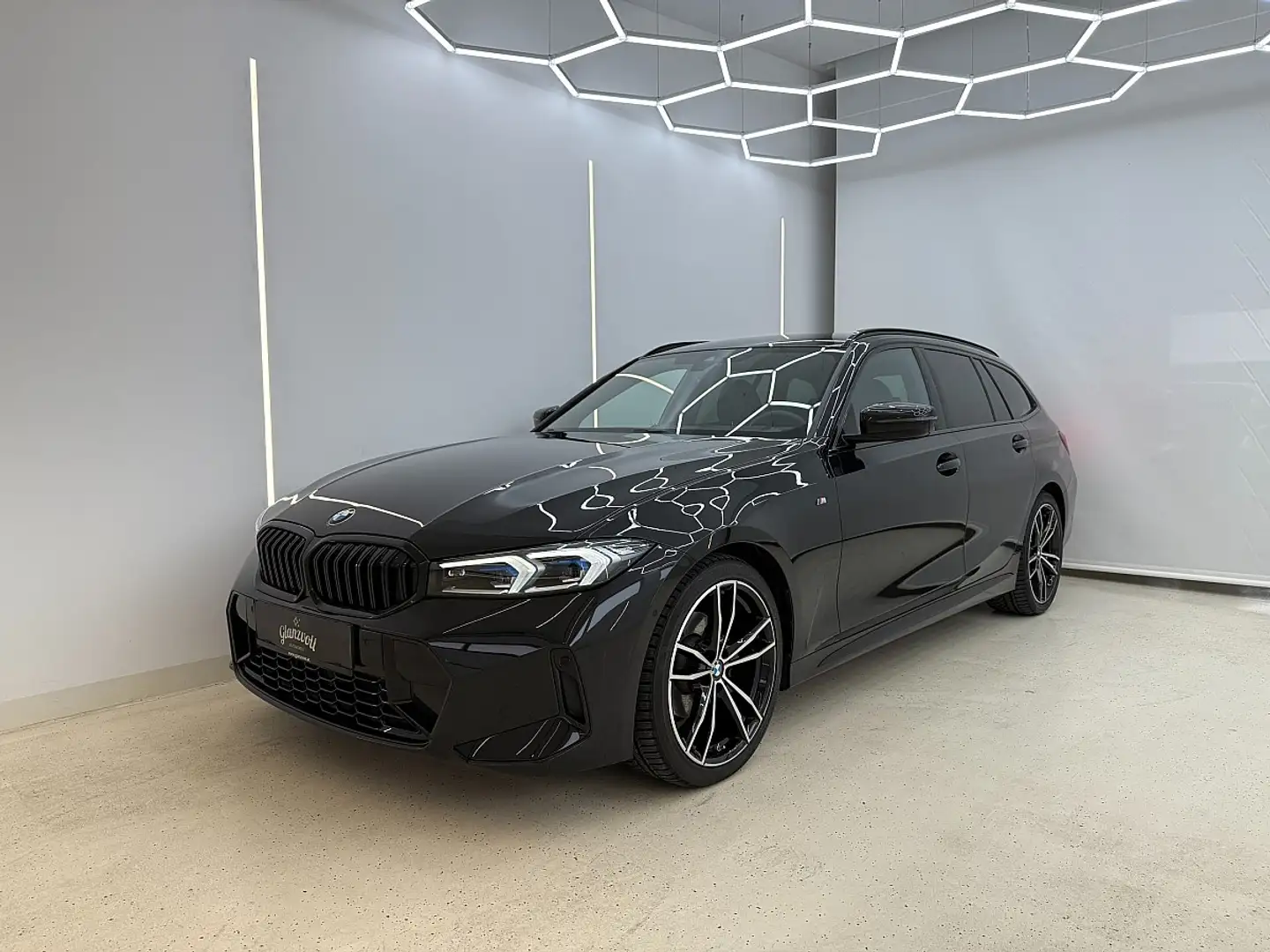 BMW 320 d xDrive Touring Aut. *M-Sport*HeadUp*Laser*AHK... Schwarz - 1