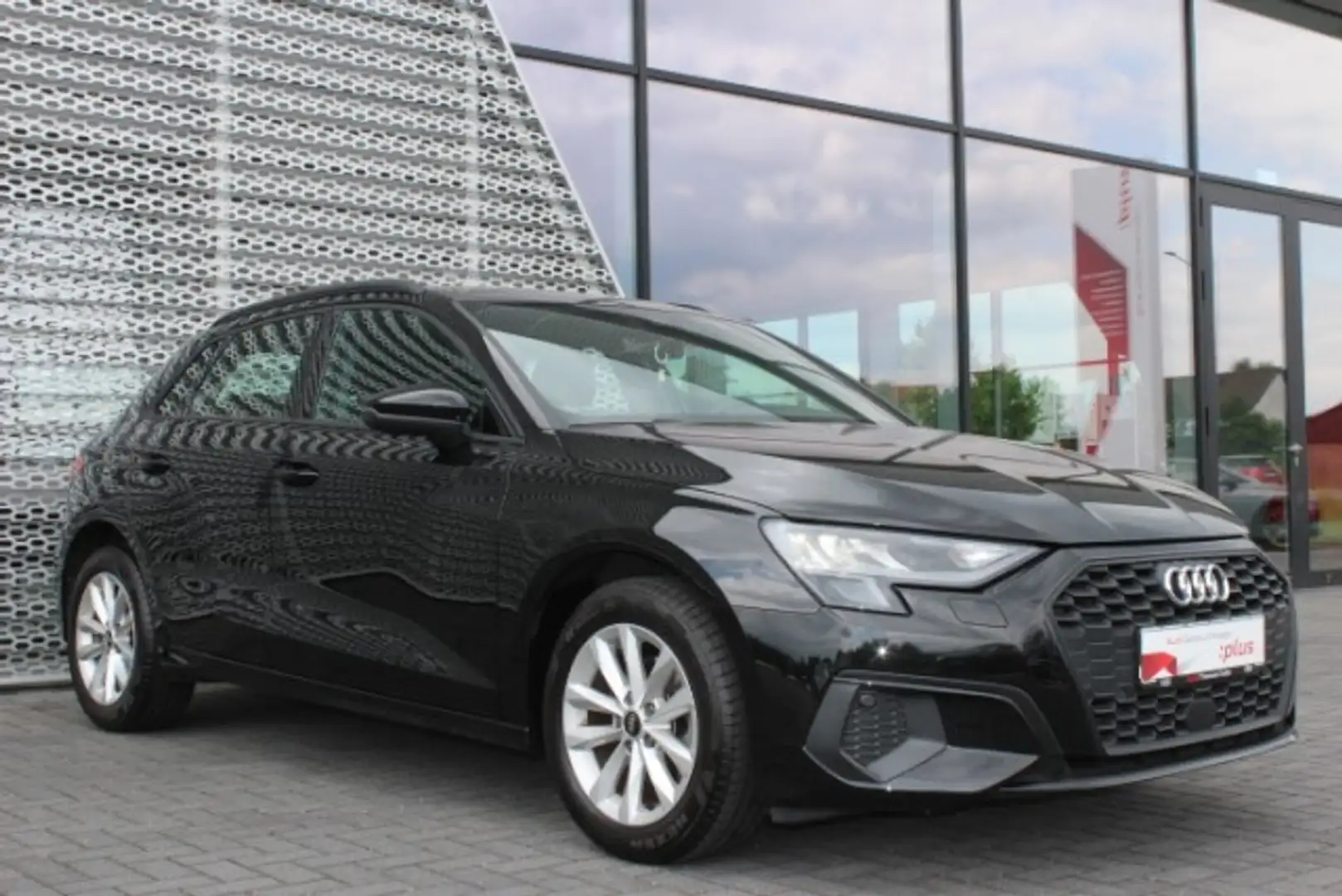 Audi A3 Sportback 30 TDI LED Navi ASI GRA APS SHZ aKlima Zwart - 2