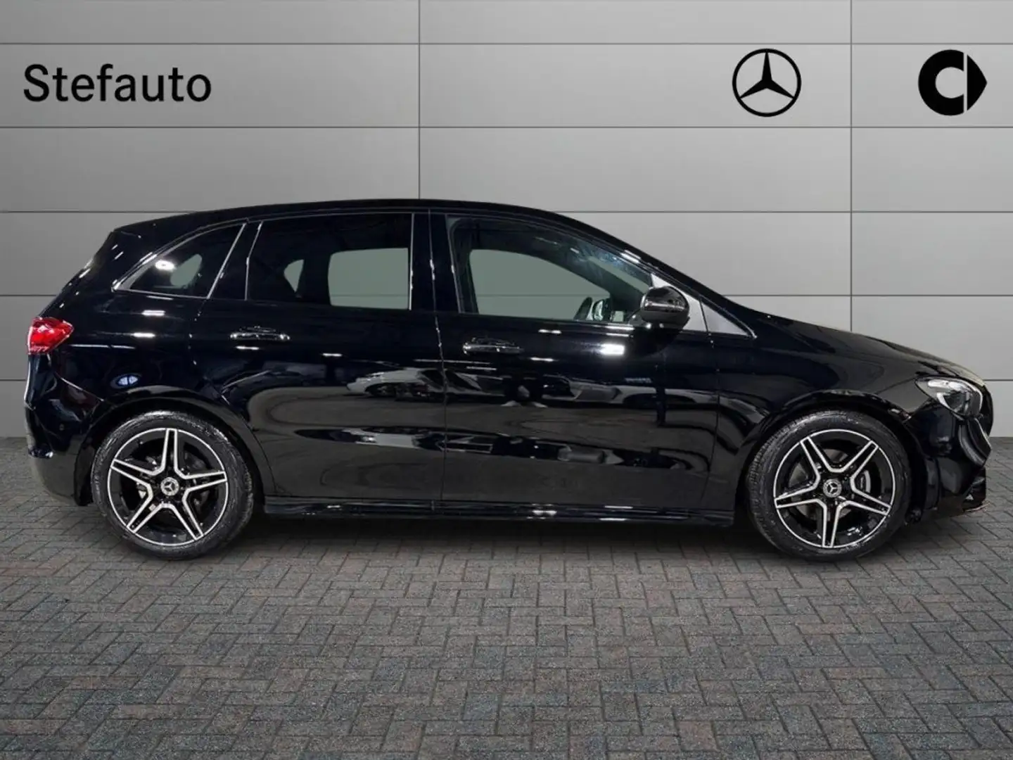 Mercedes-Benz B 180 d Automatic AMG Line Advanced Plus Noir - 2