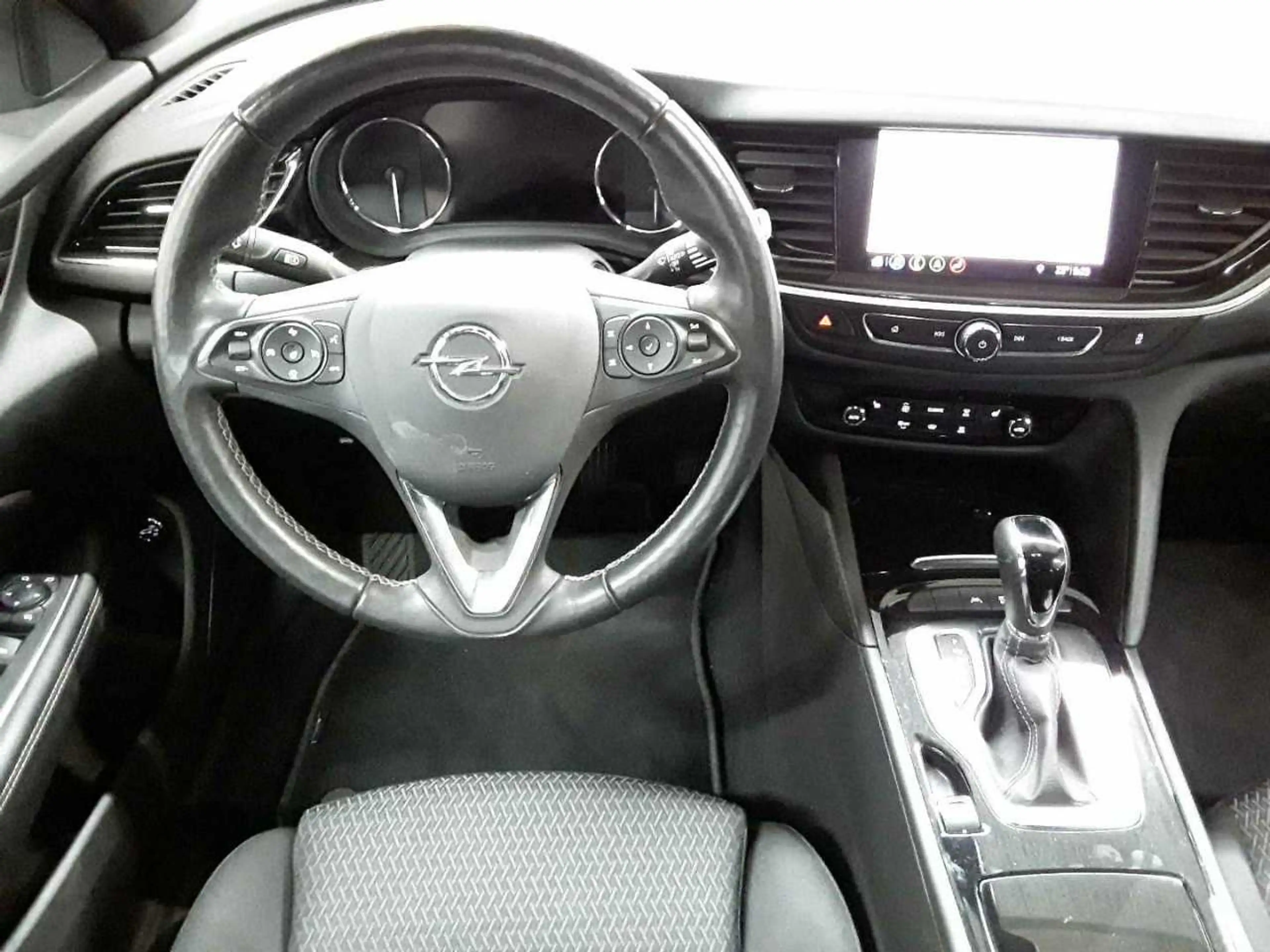 Opel Insignia Insignia ST 2.0 D Aut. BusinessPrem. AHK — photo 10
