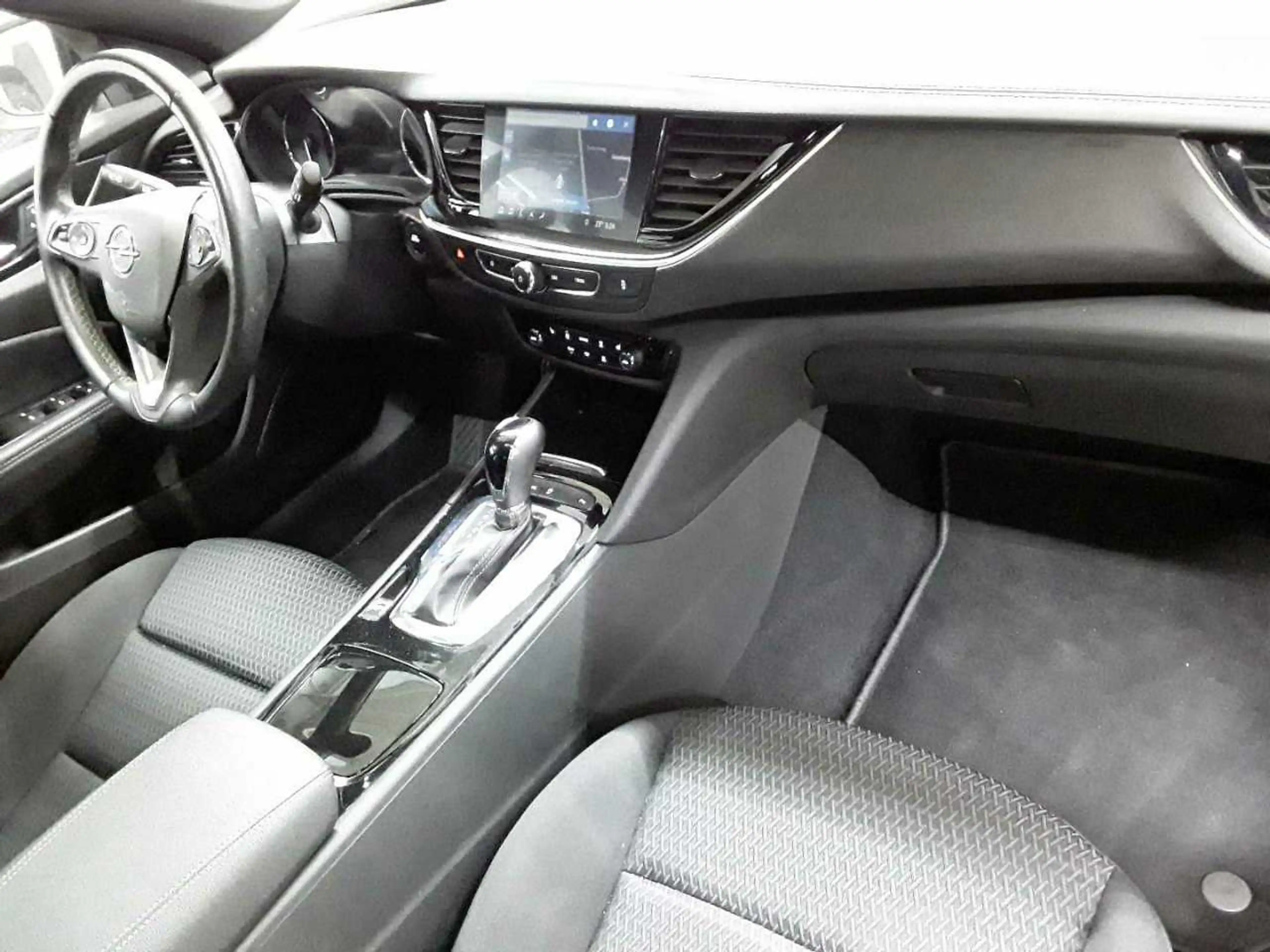 Opel Insignia Insignia ST 2.0 D Aut. BusinessPrem. AHK — photo 9