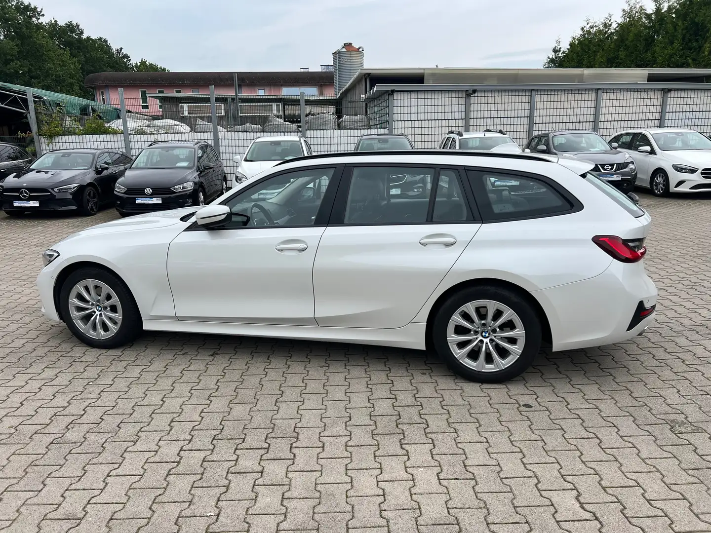 BMW 320 d Touring Steptronic *G21 *Live Cockpit *1 HAND Blanc - 2