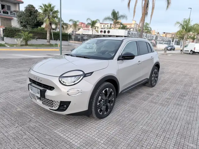 Fiat 600 600 Hybrid 110 CV DCT MHEV La Prima