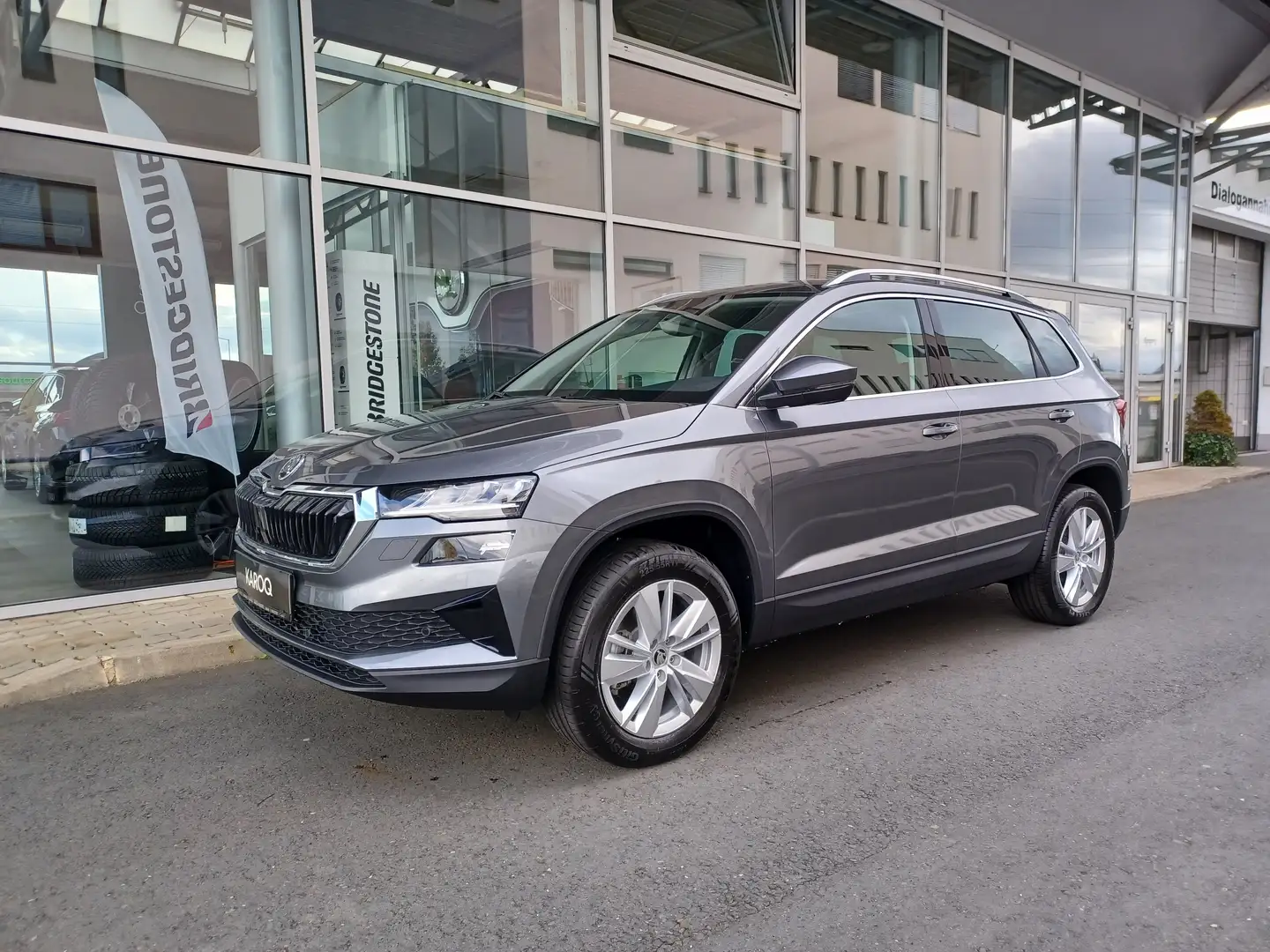 Skoda Karoq 4x4 Grau - 2