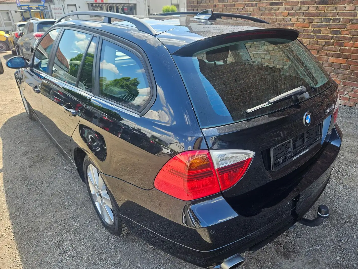 BMW 320 3 Touring 320i Schwarz - 2