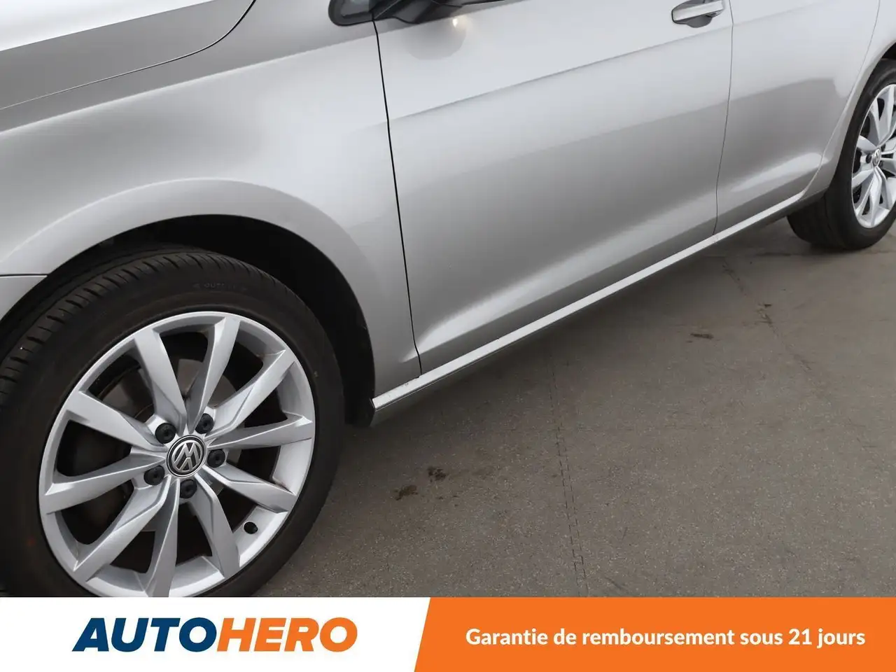 Volkswagen Golf Standard Model — photo 32