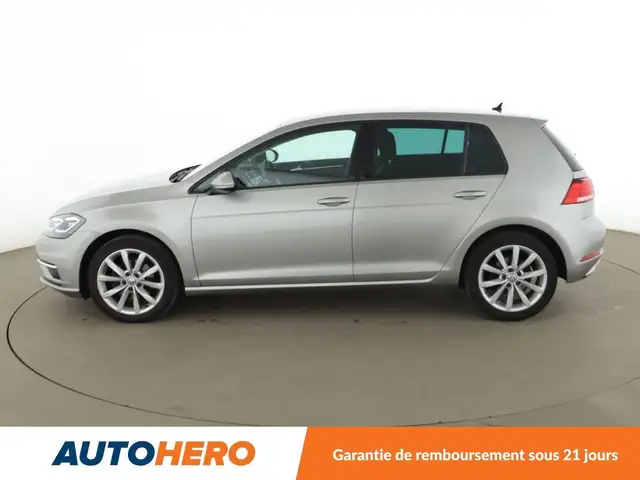 Volkswagen Golf view 3