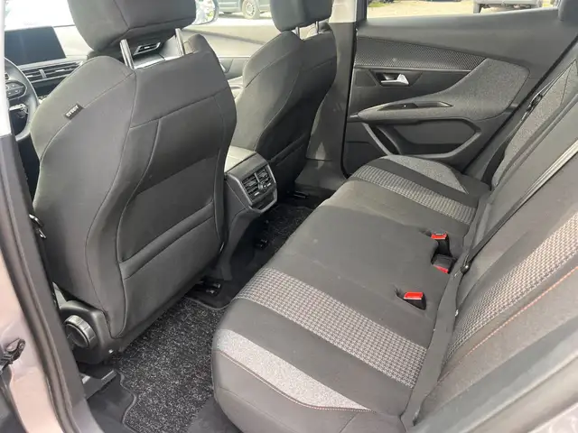Peugeot 3008 view 12