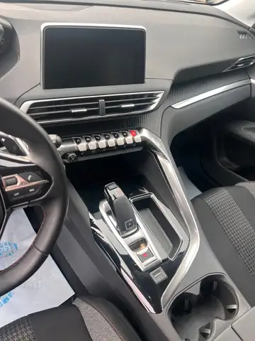 Peugeot 3008 view 16