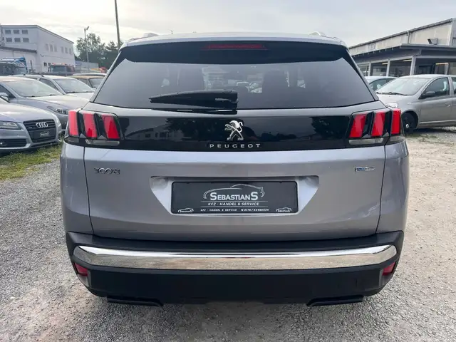 Peugeot 3008 view 5