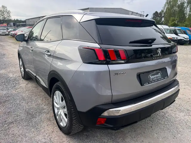 Peugeot 3008 view 6