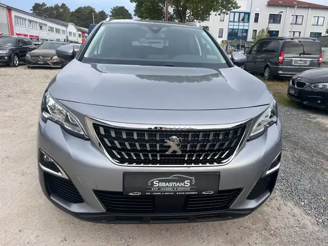 Peugeot 3008 view 2