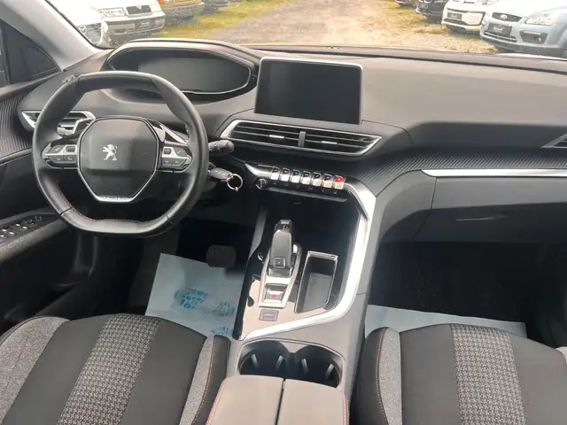 Peugeot 3008 view 9