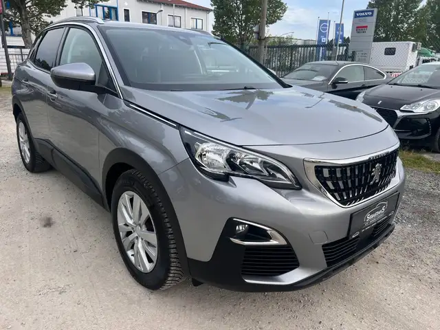 Peugeot 3008 view 3