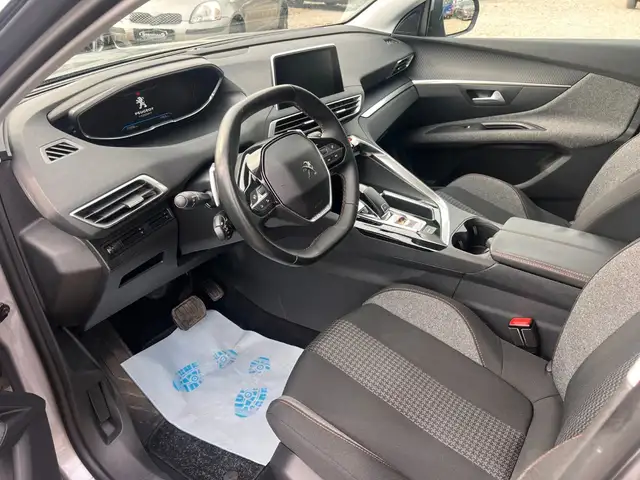 Peugeot 3008 view 8
