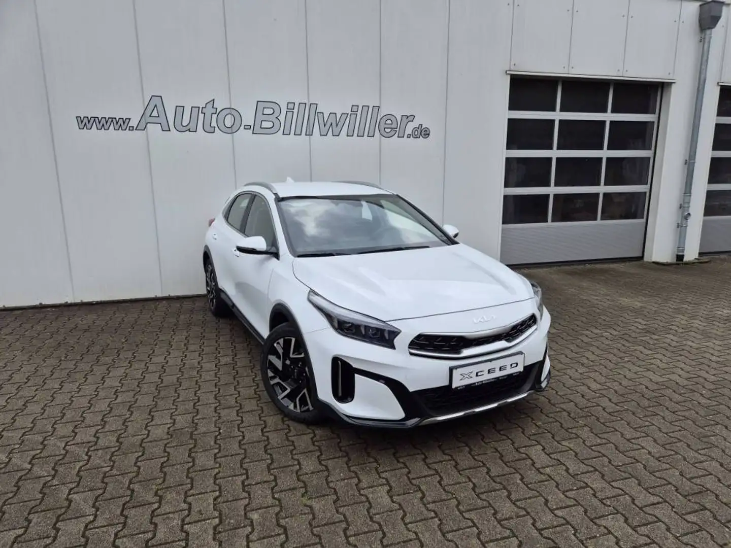 Kia XCeed 1.5 T-GDI (140 PS) DCT7 Spirit Xclusive Weiß - 1