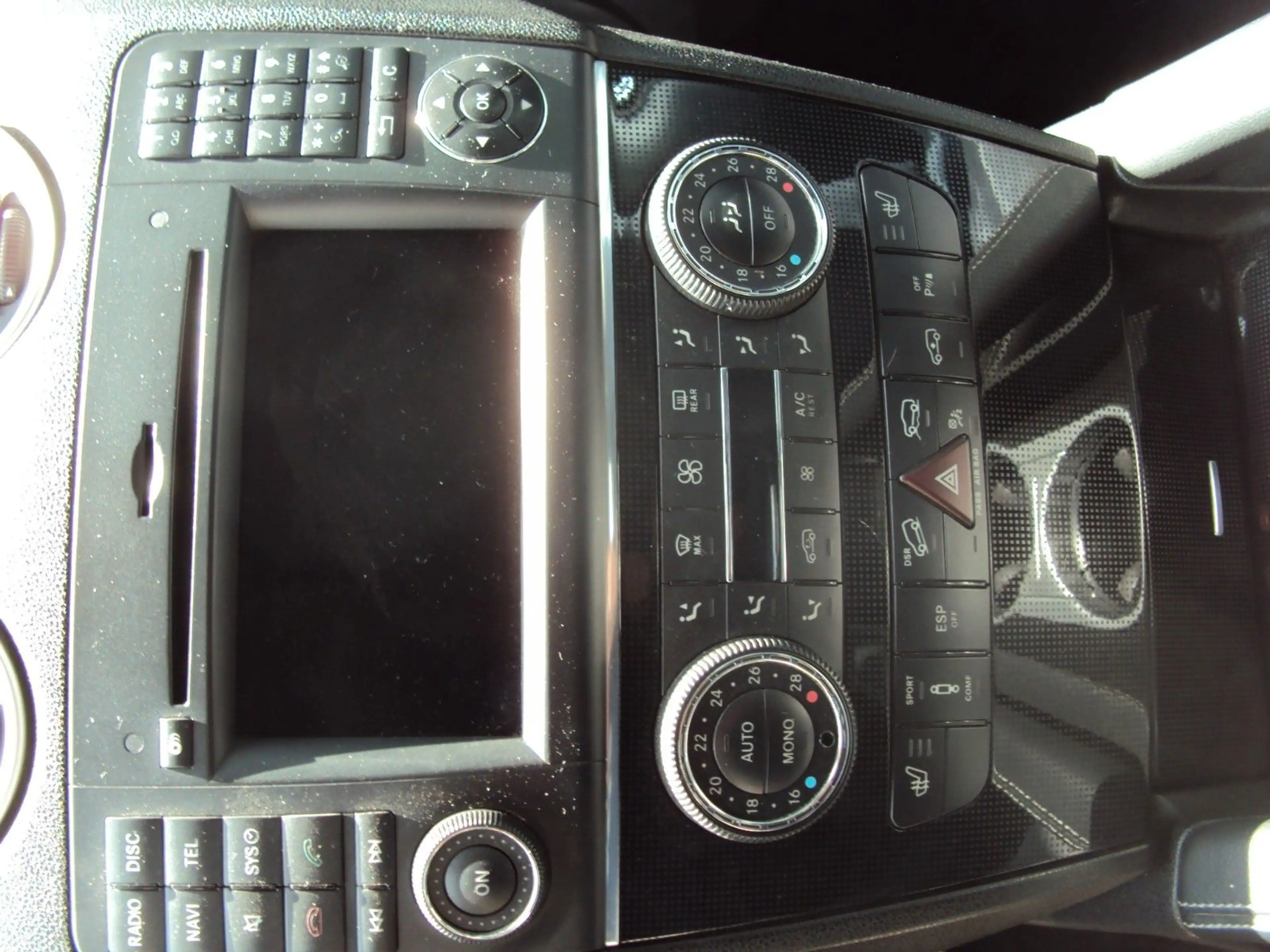 Mercedes-Benz ML 500 AMG Sport Paket Navi AHK Alcantara ! — photo 12