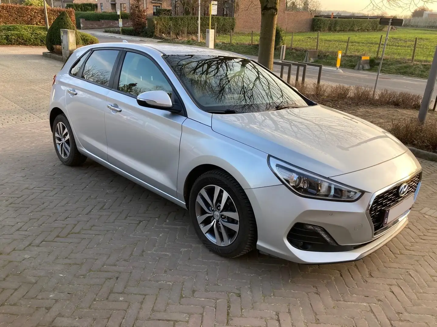 Hyundai i30 1.0 T-GDi 88kW Twist Gris - 1