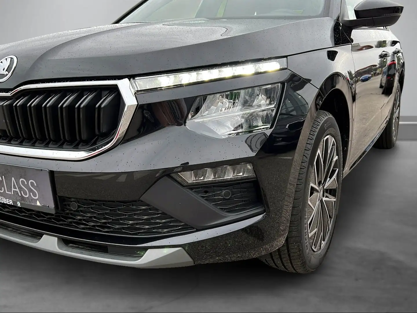Skoda Kamiq Selection TSI Schwarz - 2