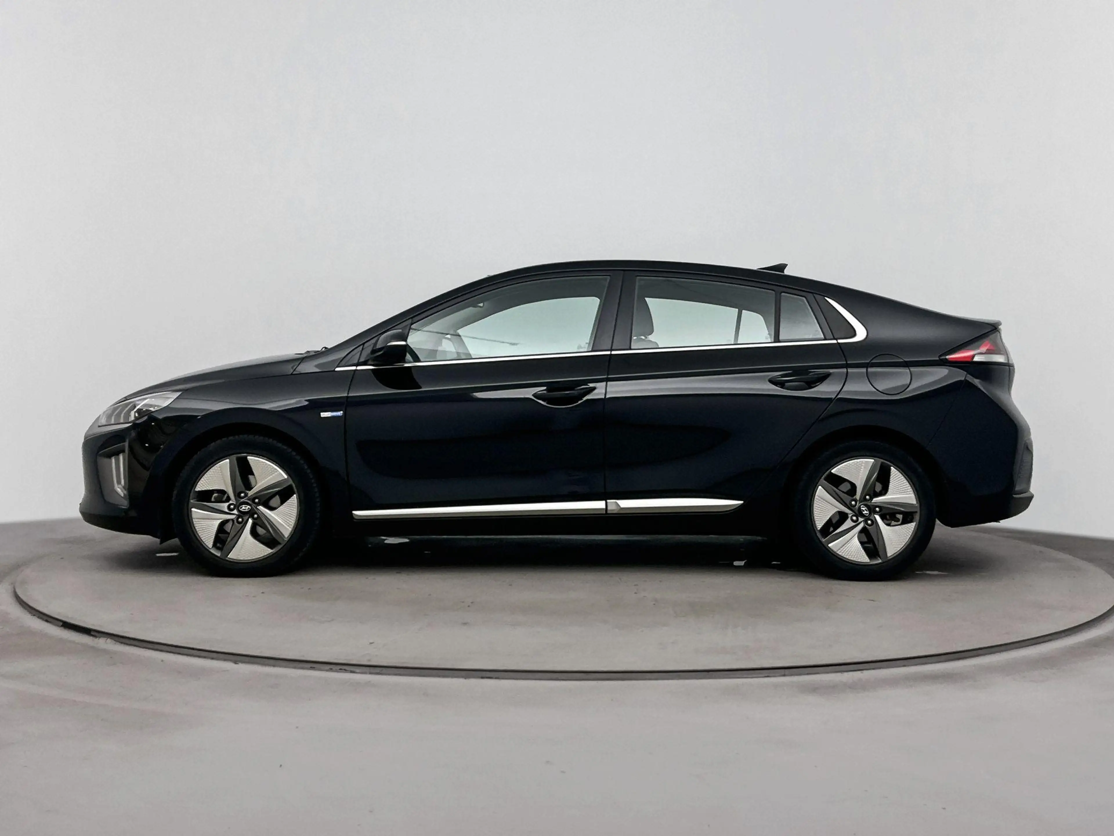 Hyundai IONIQ 1.6 GDi COMFORT - PLUS | NAVI | APPLE CARPLAY & AN — photo 3