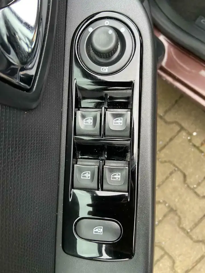 Renault Clio Citadine 5 portes — photo 7