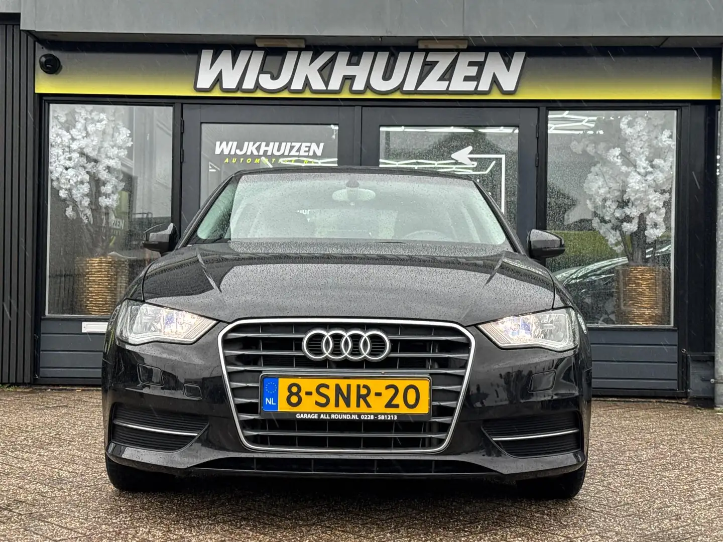 Audi A3 Sportback 1.4 TFSI Attraction Pro Line met Climate Zwart - 2
