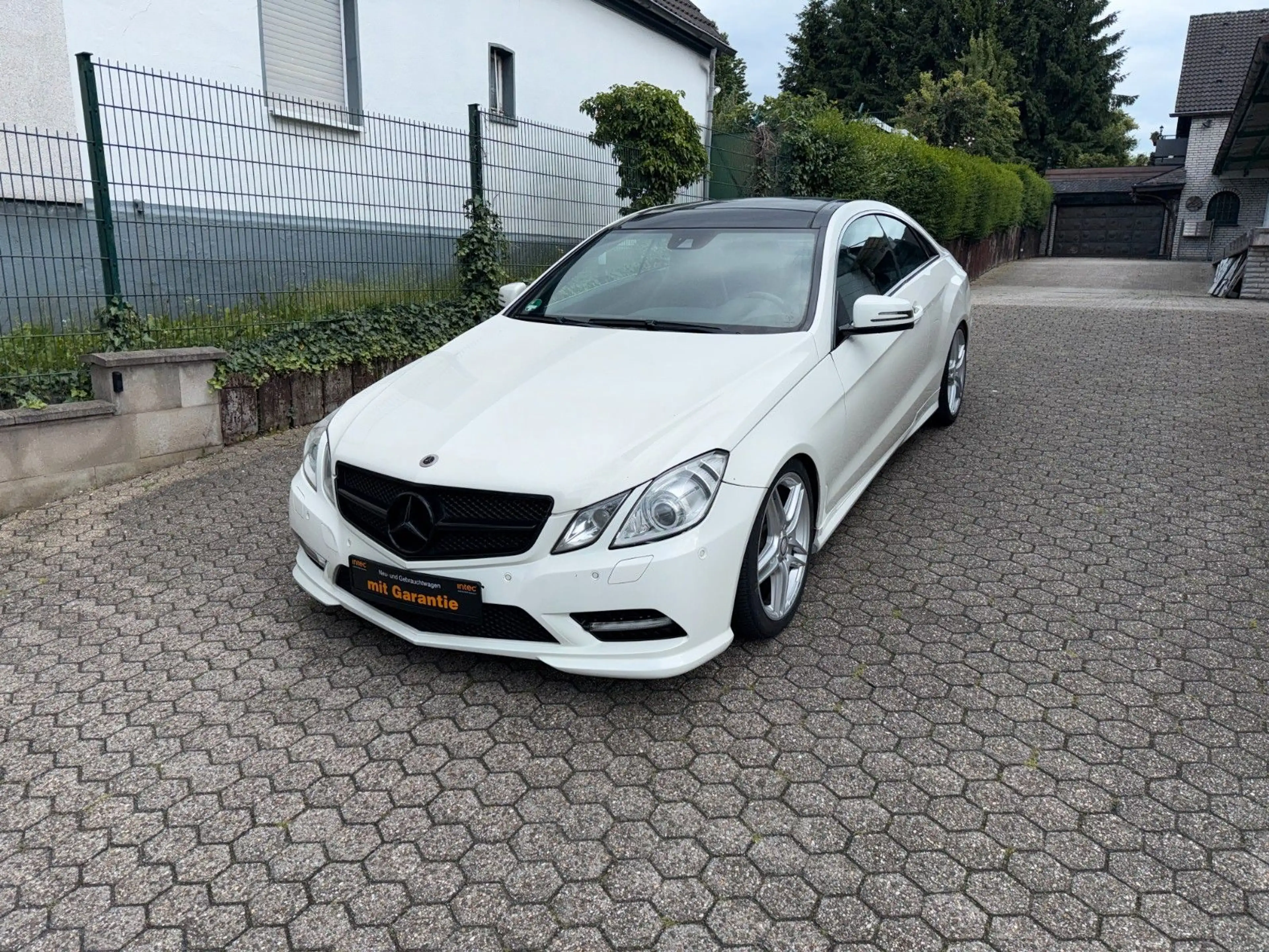 Mercedes-Benz E 350 E Coupe AMG SPORT PAKET — photo 13