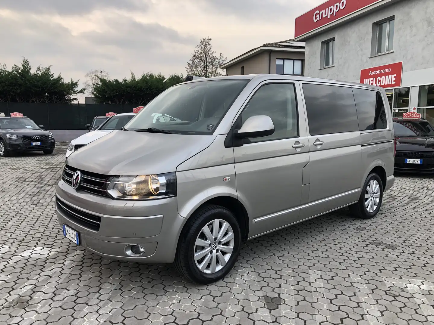 Volkswagen T5 Multivan Multivan T5 2010 2.0 bitdi Highline 180cv dsg Grau - 1