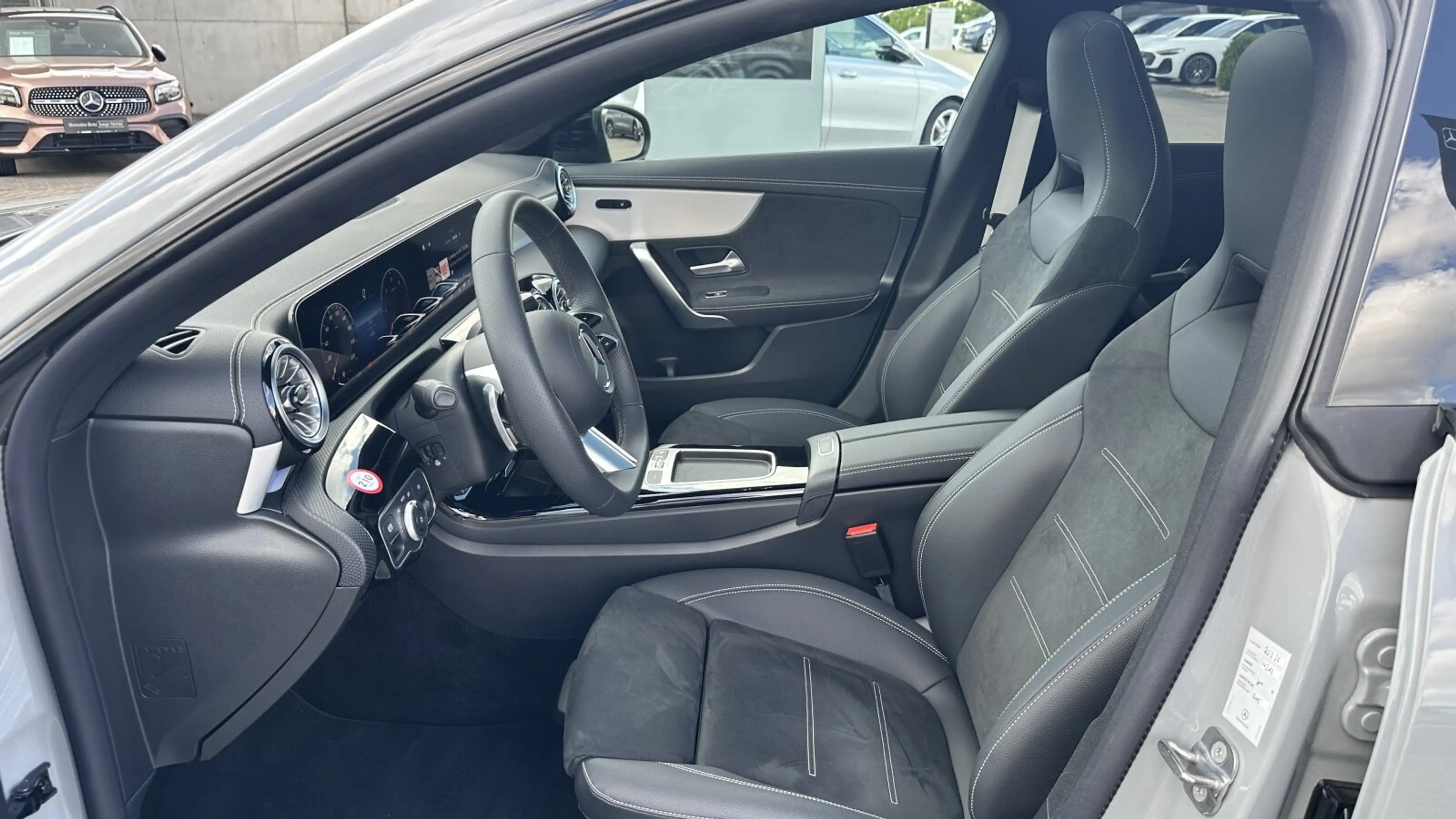 Mercedes-Benz CLA 220 CLA 220 d Shooting Brake AMG+Keyless+Pano+360° — photo 10