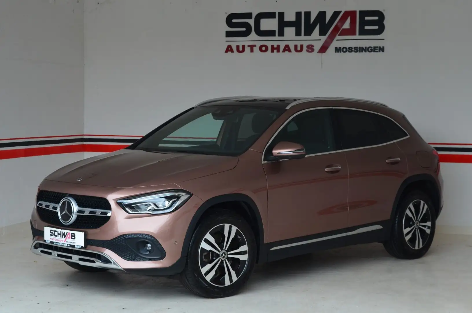 Mercedes-Benz GLA 200 d | Glasdach | PDC+Kamera | AHK | 18`Alu Gold - 1