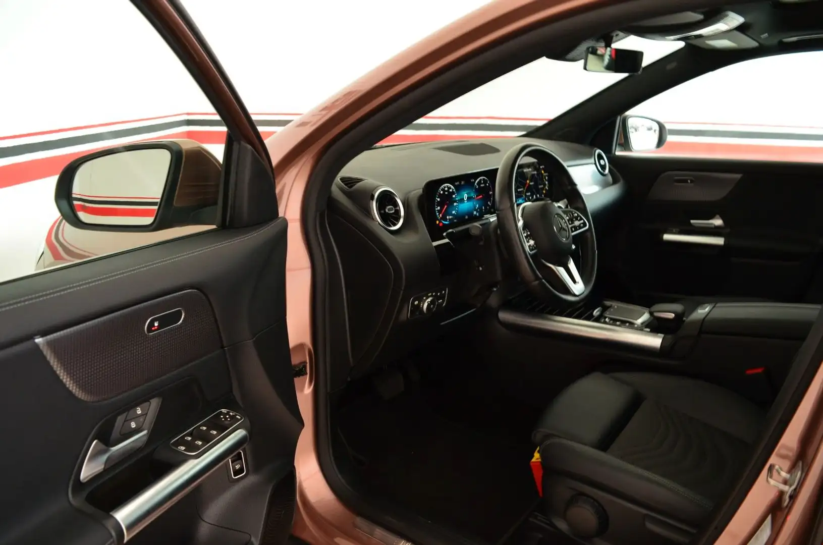 Mercedes-Benz GLA 200 d | Glasdach | PDC+Kamera | AHK | 18`Alu Gold - 2