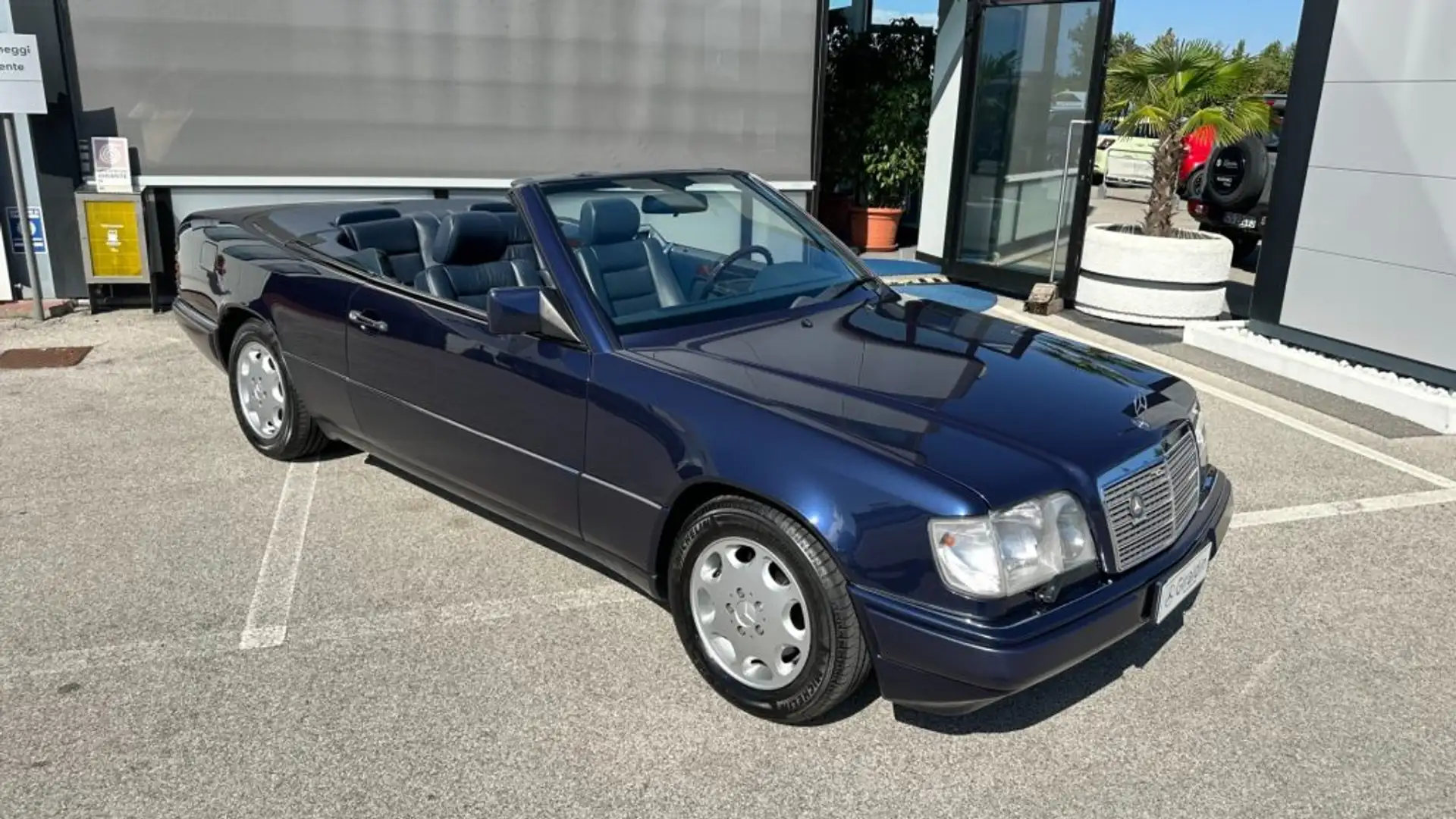 Mercedes-Benz E 320 cat Cabriolet Automatic Blu/Azzurro - 2