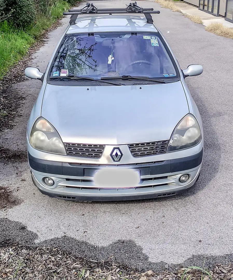 Renault Clio Clio II 2004 3p 1.4 16v Initiale Argento - 2