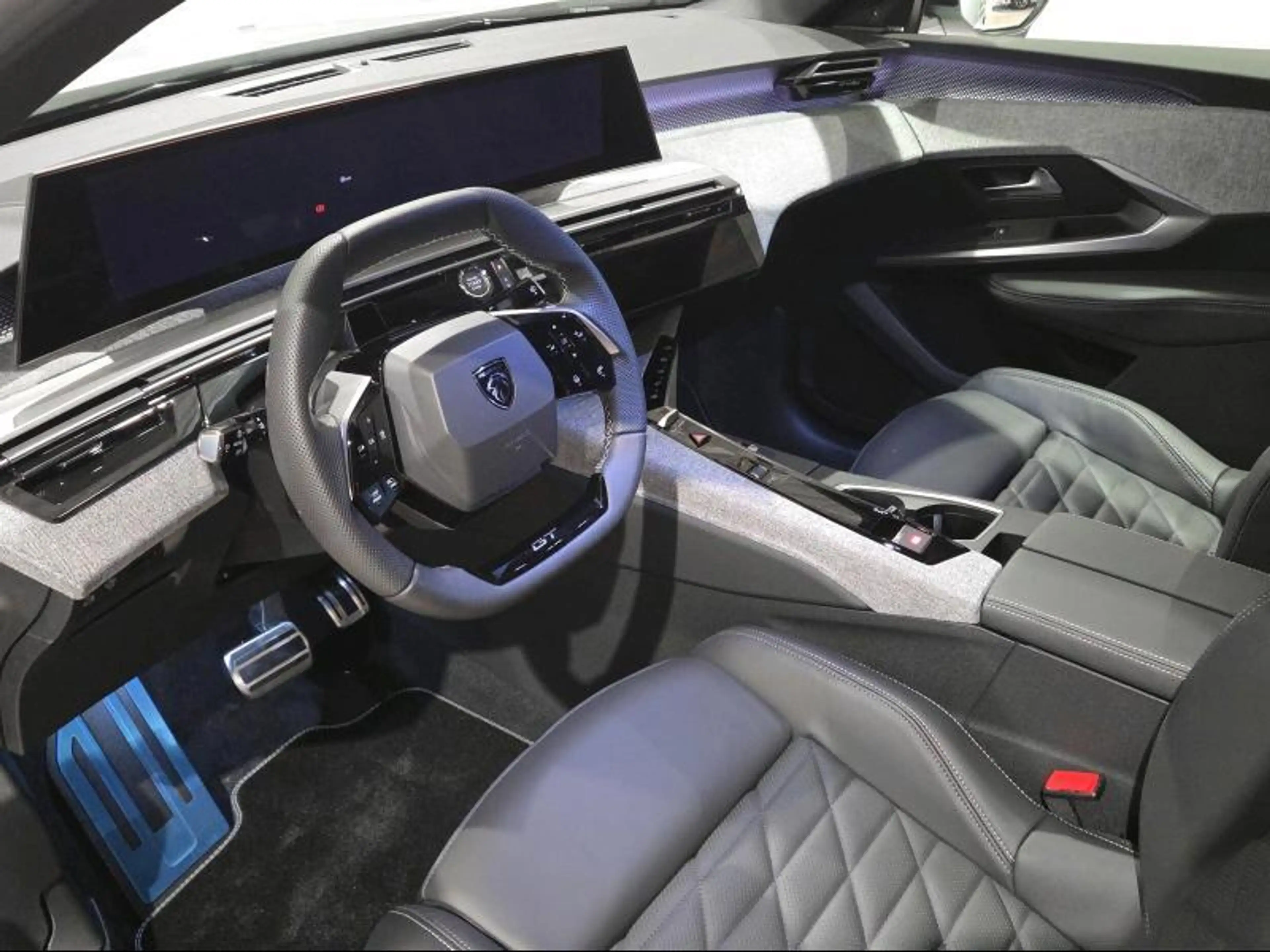 Peugeot 3008 Exclusive AWD Dual Motor 325pk Full Option — photo 13