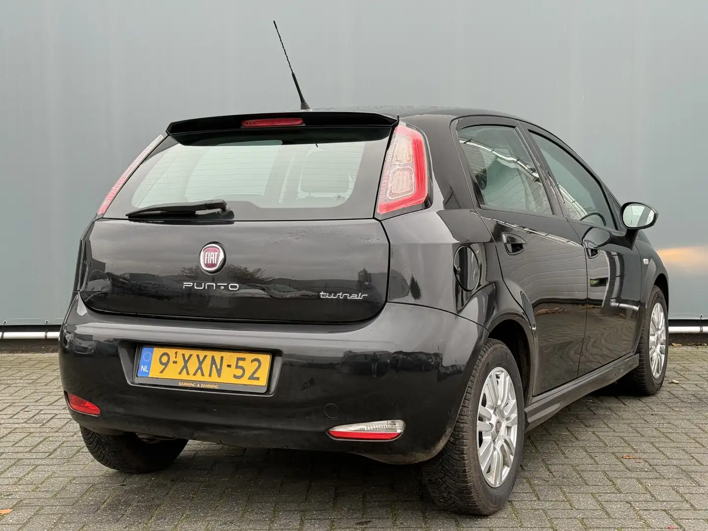 Fiat Punto Evo BJR 2014 0.9 101 PK TwinAir Pop AIRCO | MULT. STUU Schwarz - 2