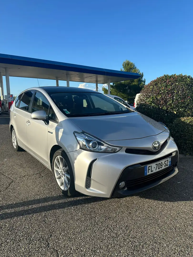 Toyota Prius+ Skyview Gris - 1