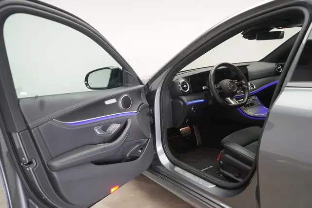 Mercedes-Benz 300 view 12