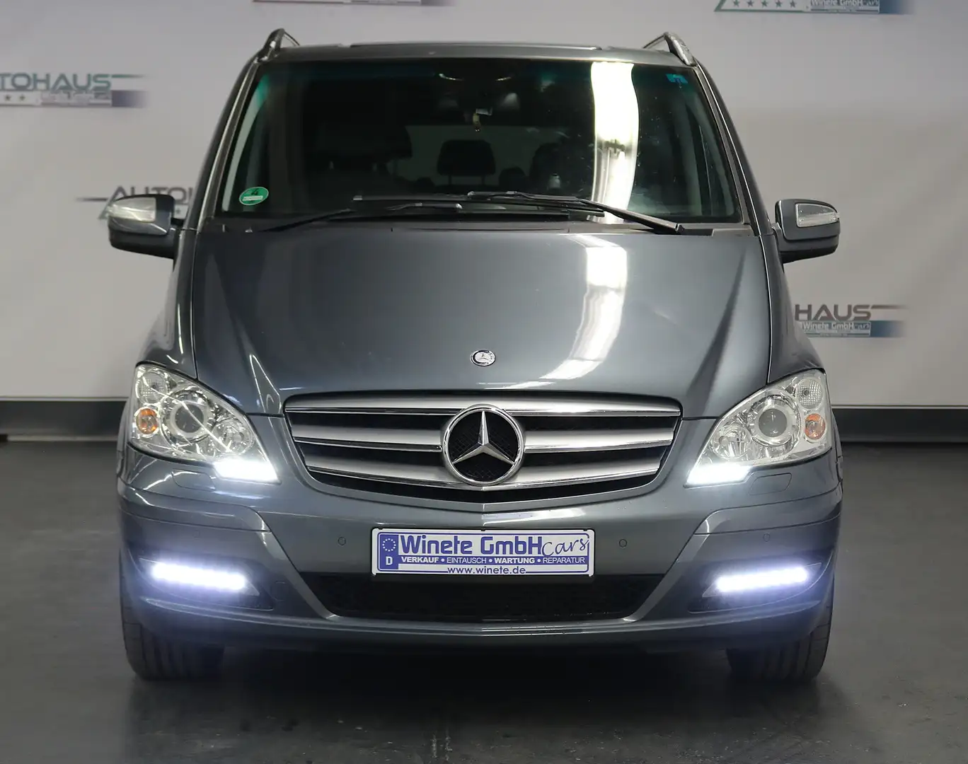 Mercedes-Benz Viano 3.0 CDI Edition lang 7SITZER*AHK*NAVI*PDC*SHZ*uvm Grau - 2