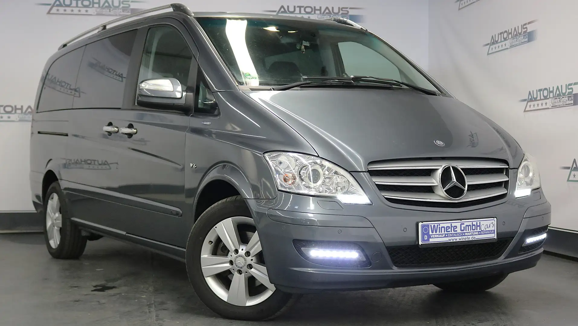 Mercedes-Benz Viano 3.0 CDI Edition lang 7SITZER*AHK*NAVI*PDC*SHZ*uvm Grau - 1