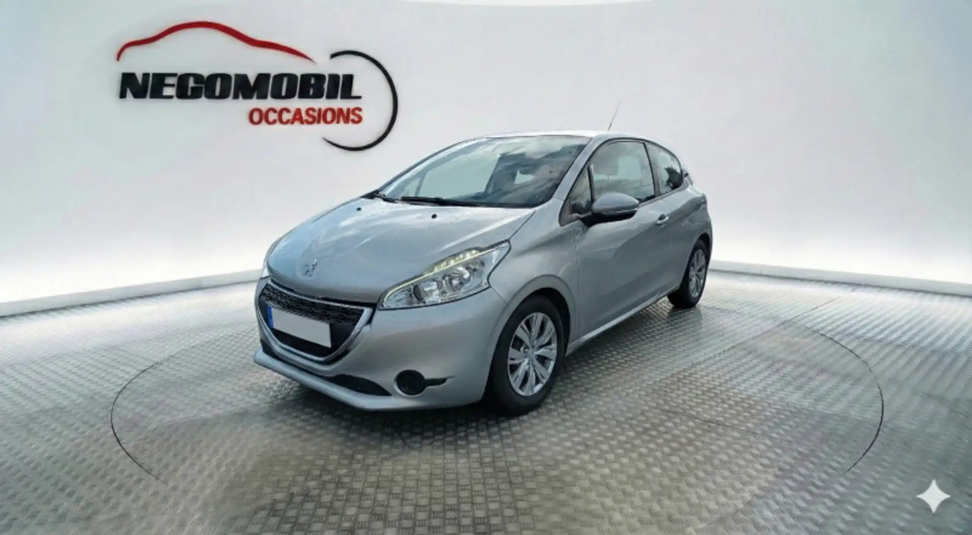 Peugeot 208 1.6 E-HDI FAP ACTIVE 3P Grau - 1