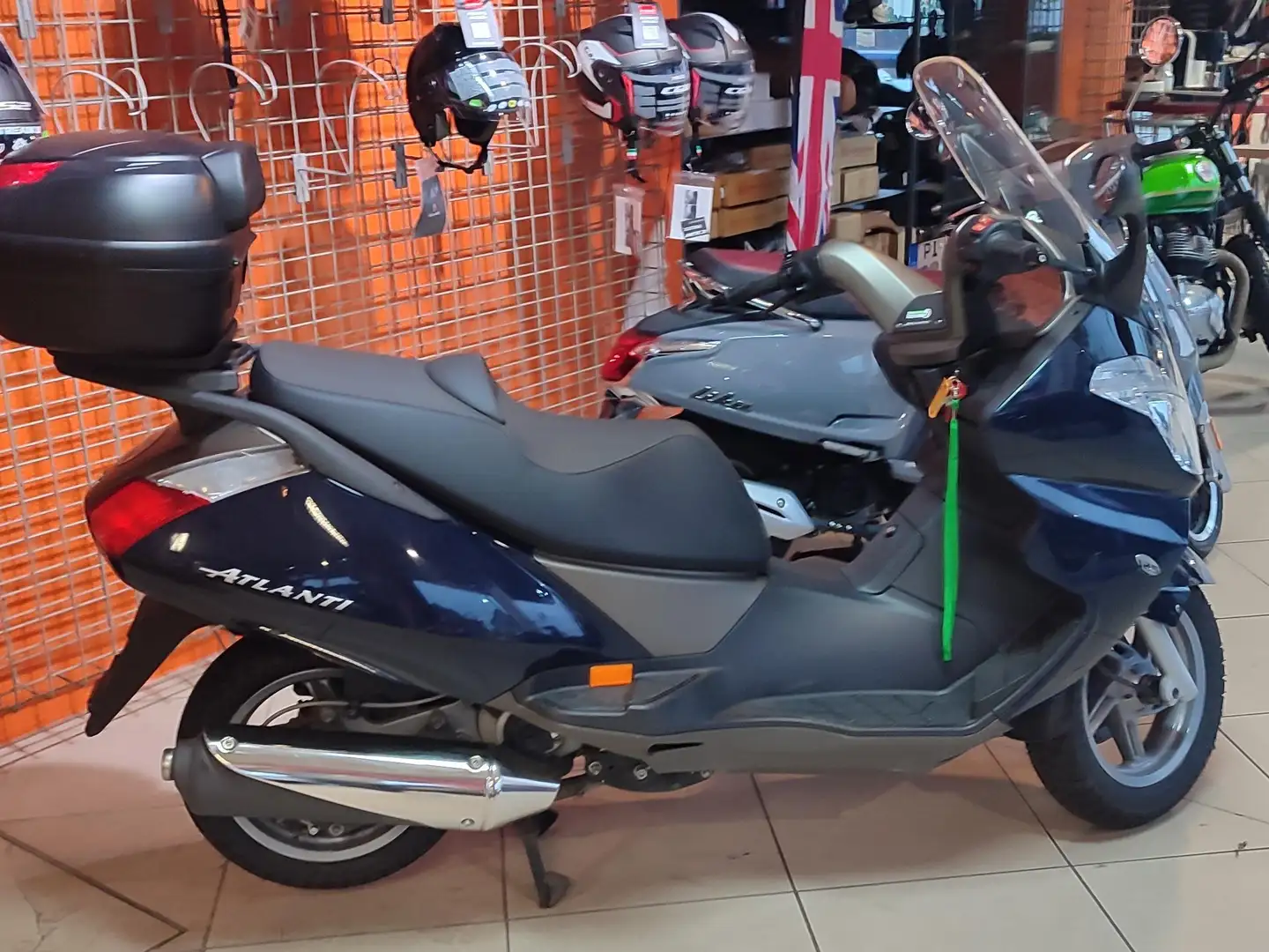 Aprilia Atlantic 125 Blau - 1