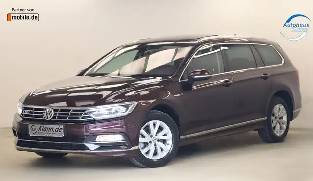 Volkswagen Passat view 3