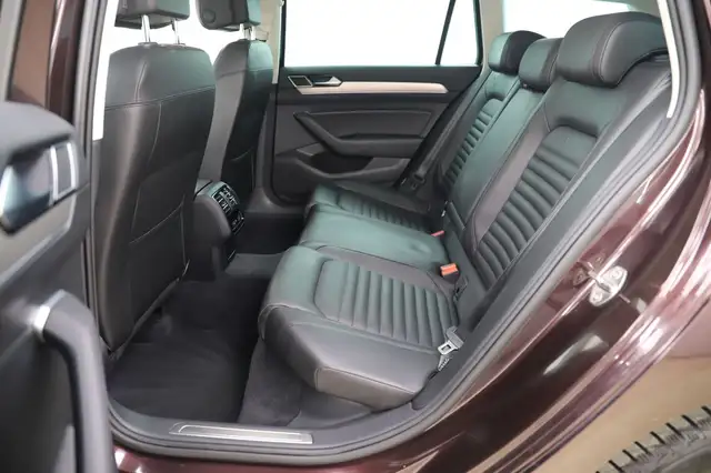 Volkswagen Passat view 12