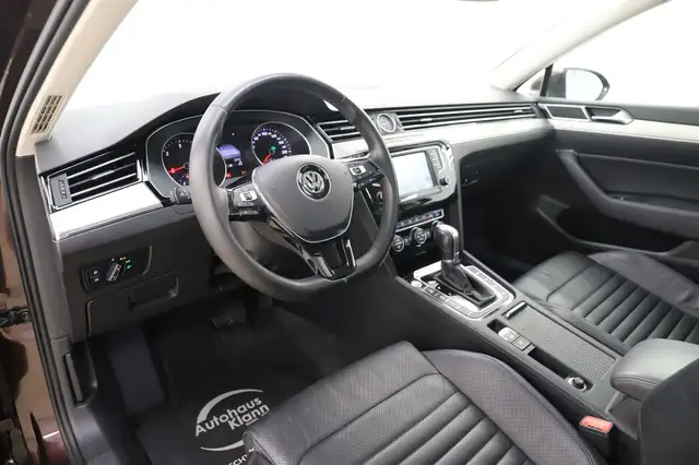 Volkswagen Passat view 13