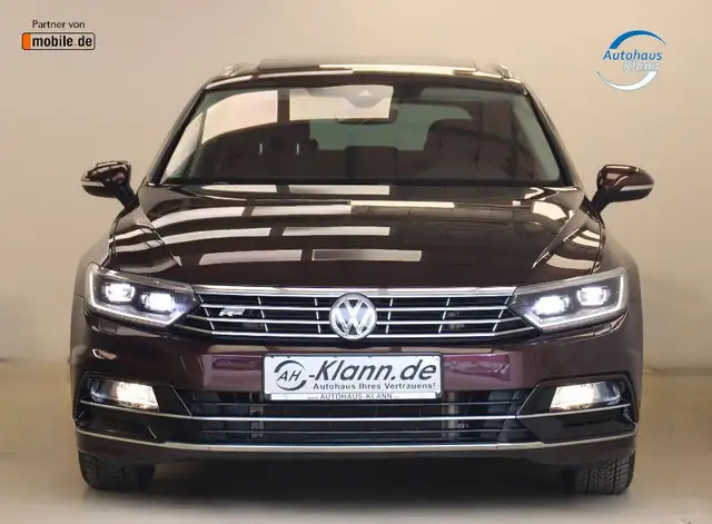 Volkswagen Passat view 2