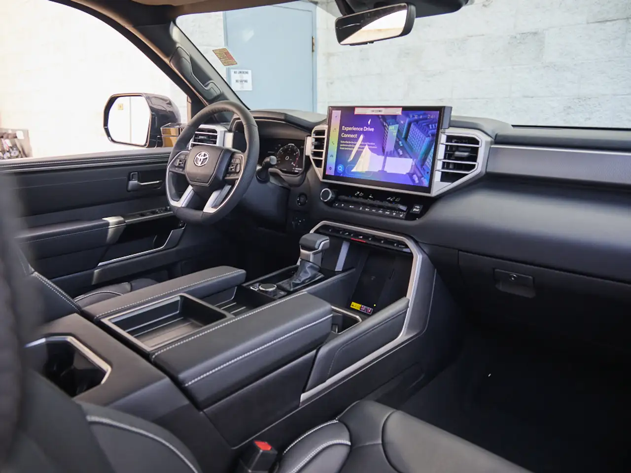 Toyota Tundra снимка Toyota Tundra