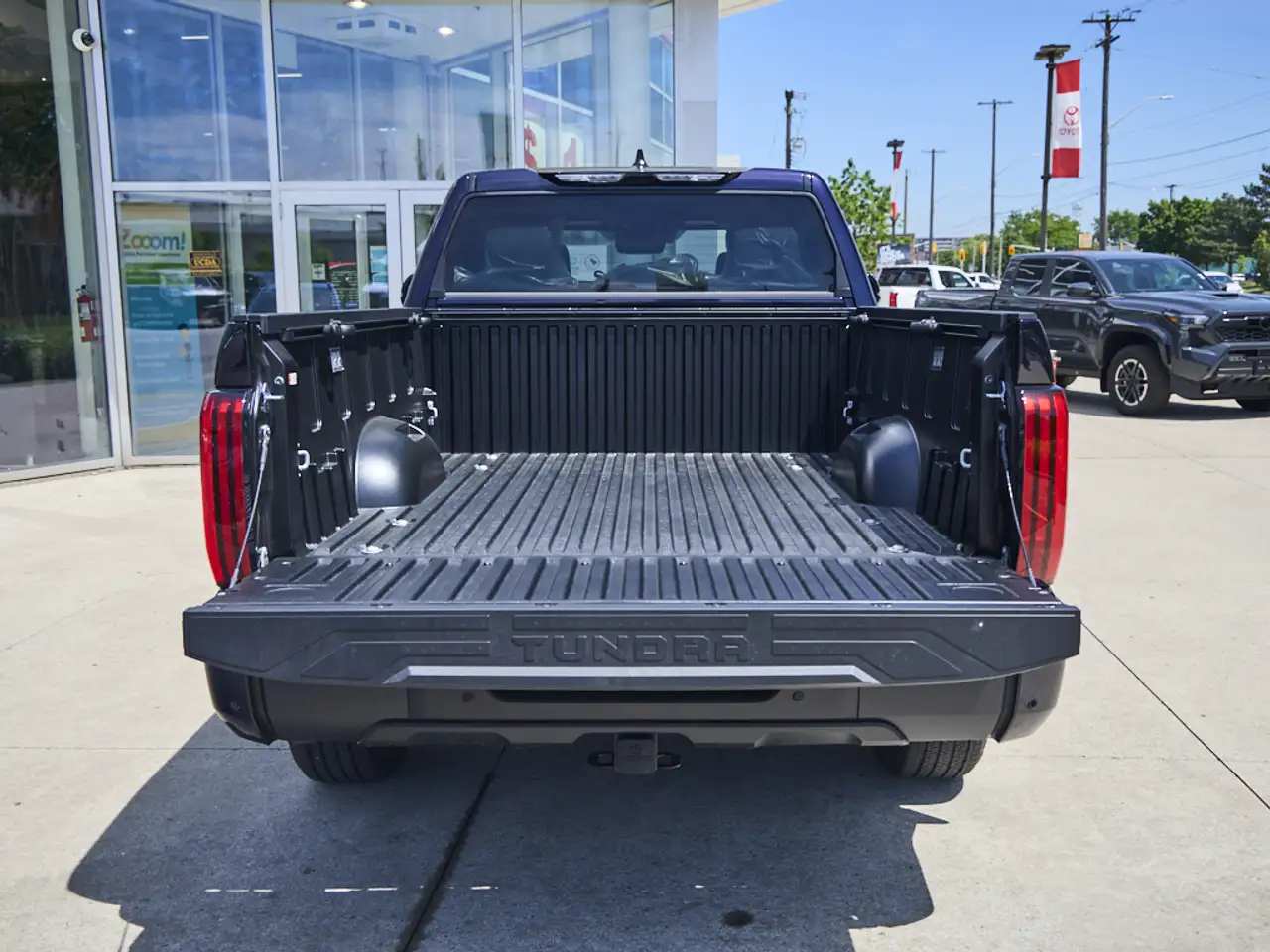 Toyota Tundra снимка Toyota Tundra
