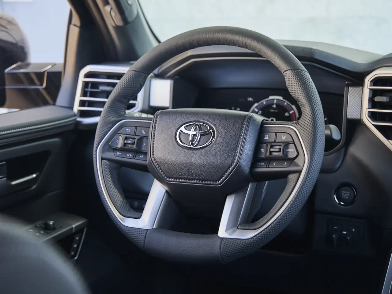 Toyota Tundra снимка Toyota Tundra