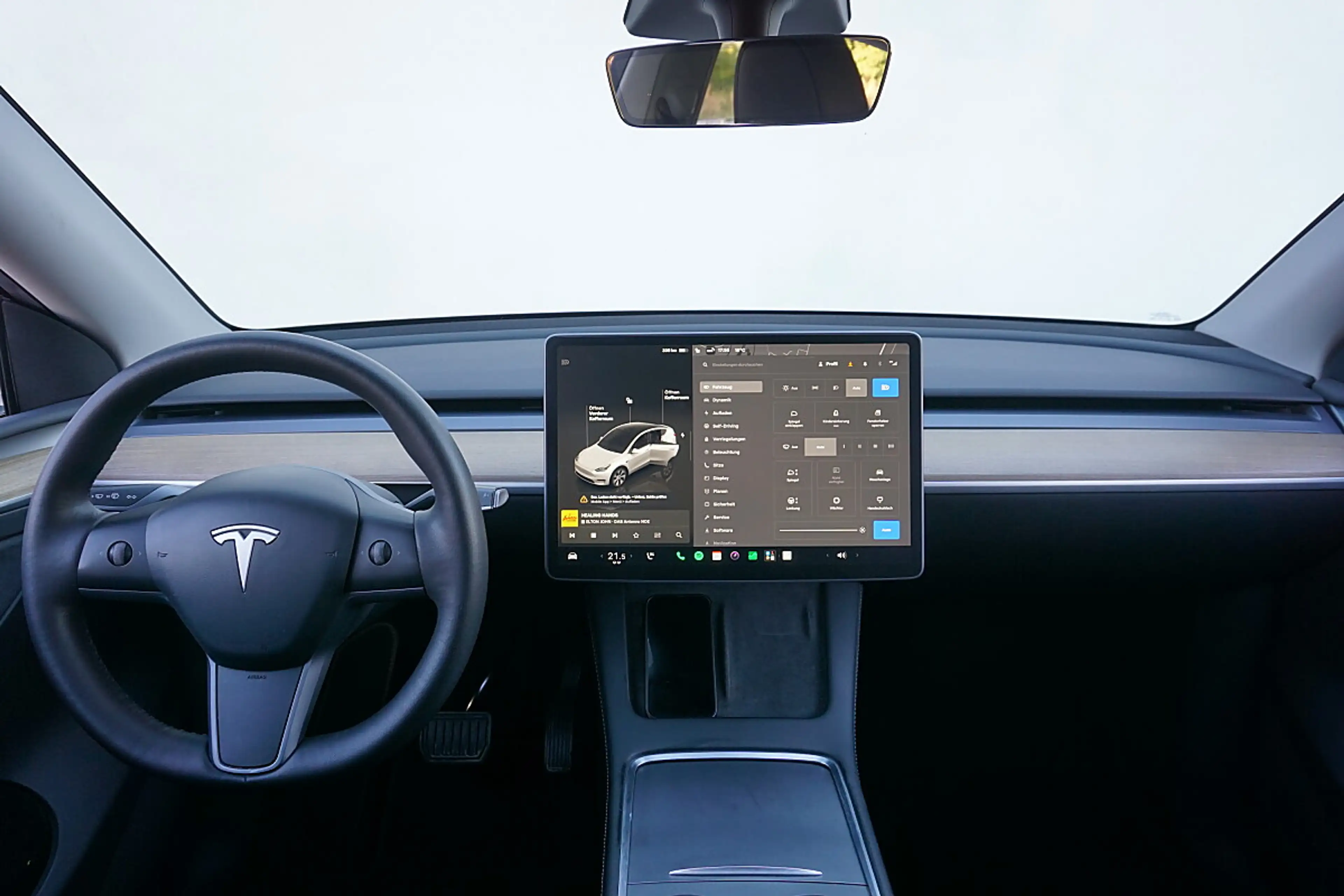 Tesla Model Y Long Range AWD 75kWh / 1.Besitz / weiß metallic... — photo 8